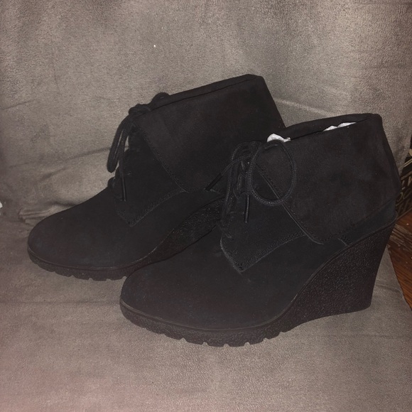 🤑Sale🤑MIA Black Suede Cuffed Oxford Booties, Rubber Wedge Heel - Picture 6 of 7
